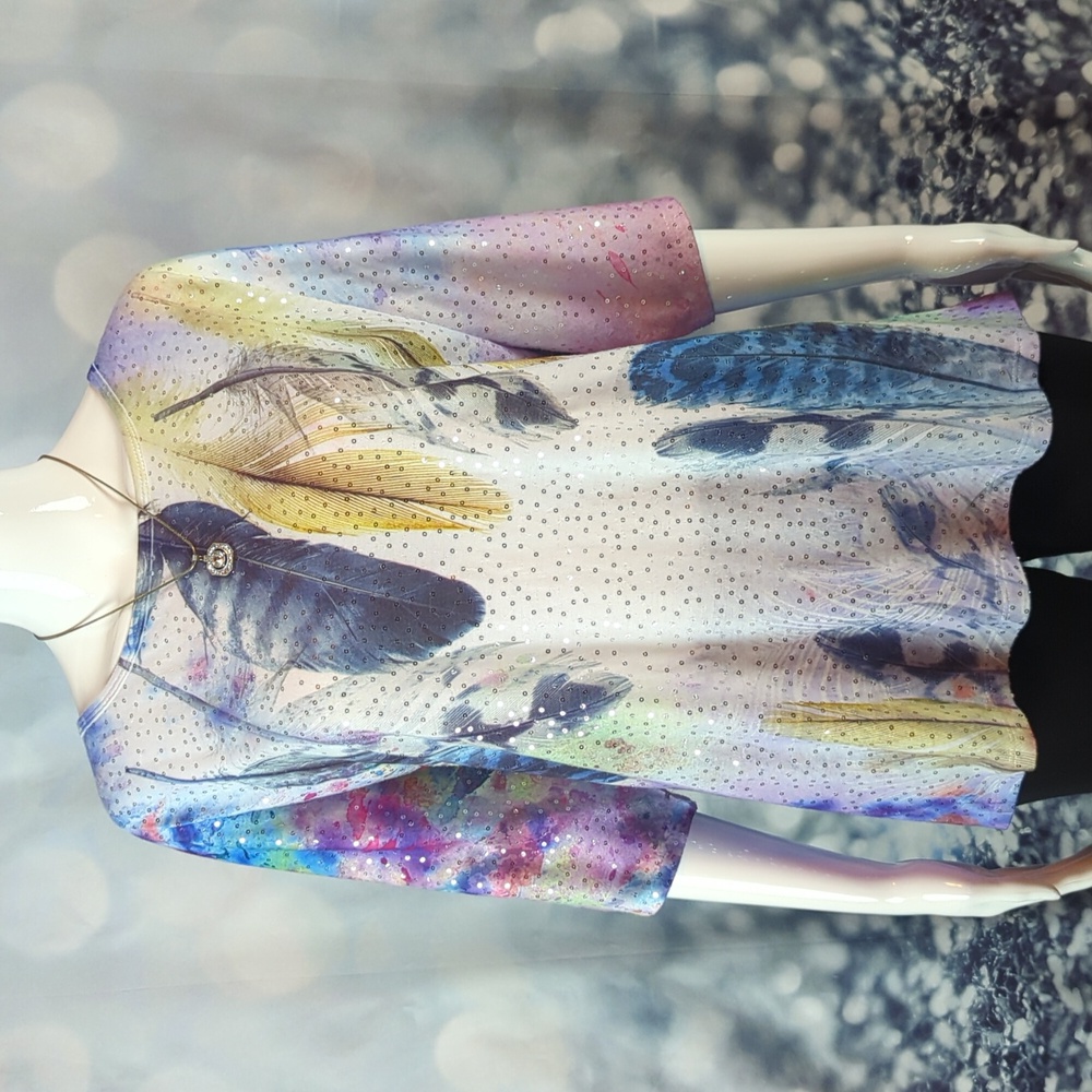 Jess and Jane sz XL Feather Print Sequined 1/2 Sleeve Sublimation Colorful Top